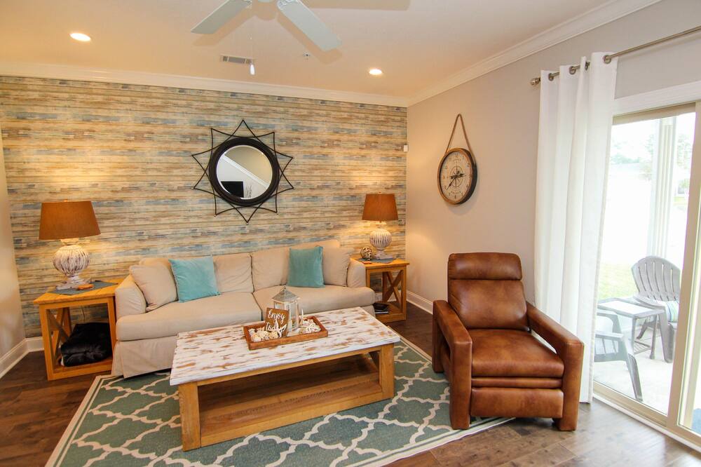Photo of Livingroom in Epworth Acres