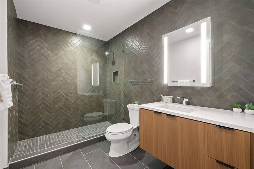 Photo of Bathroom in NoMa