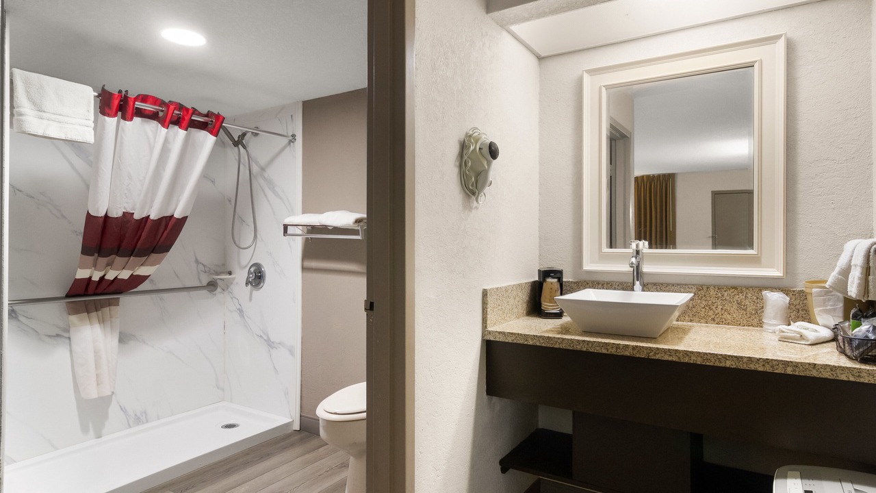 Photo of Bathroom in Kingsland