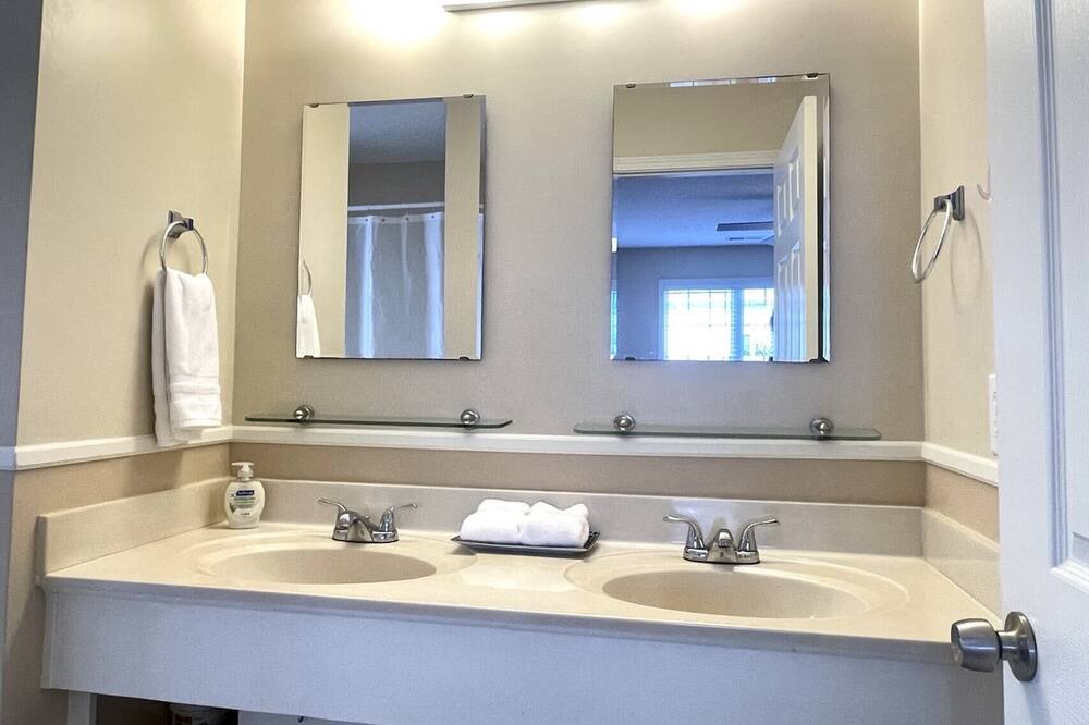 Photo of Bathroom in Umstead