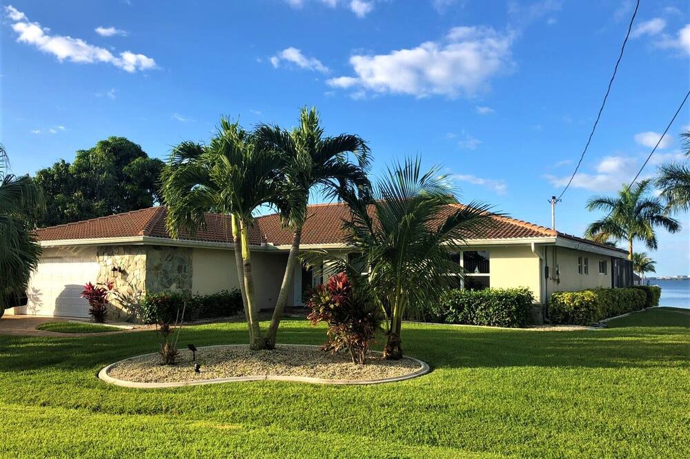 Photo of Outdoor in Yacht Club