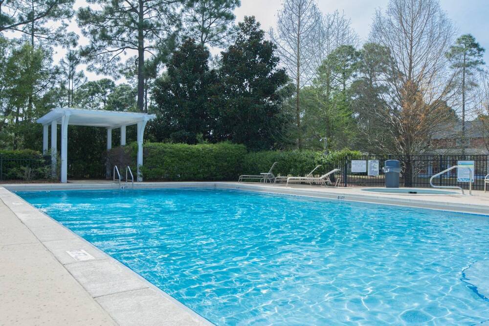 Photo of Outdoor in Laurel Grove