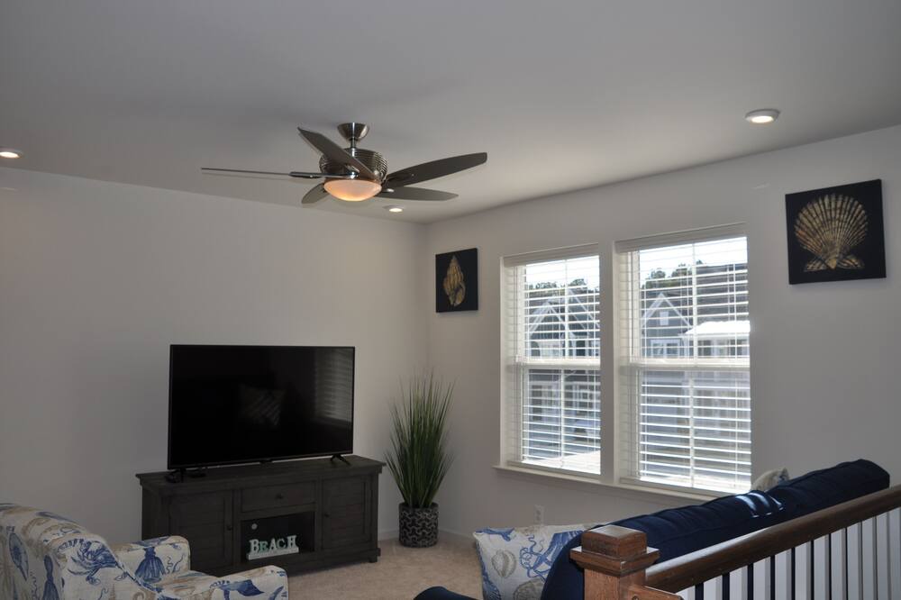 Photo of Livingroom in Bayside