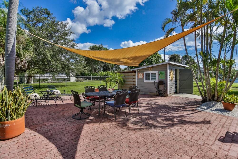 Photo of Patio Balcony in Laurel