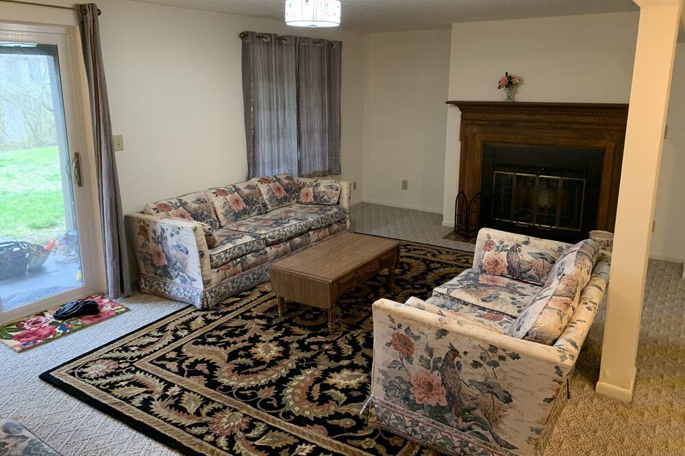 Photo of Livingroom in Oakbrook