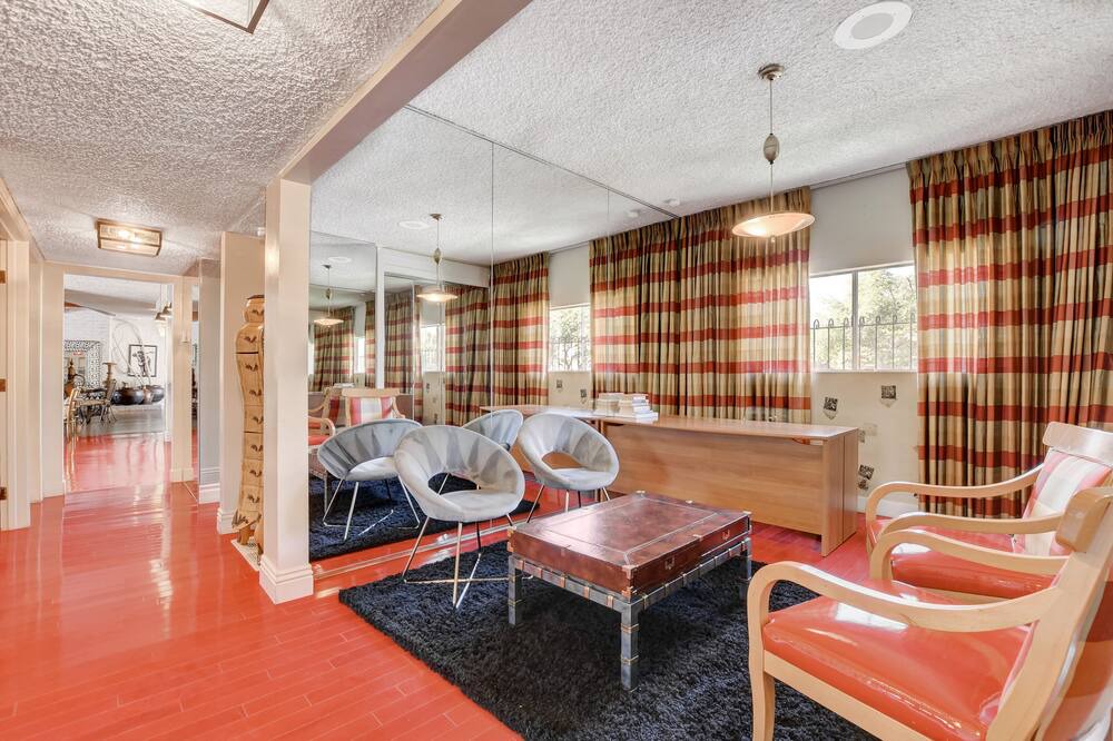 Photo of Livingroom in Scotch Eighty