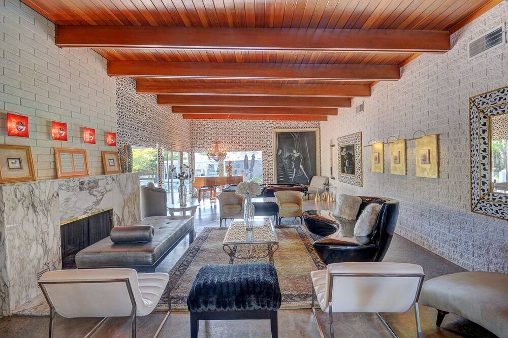 Photo of Livingroom in Scotch Eighty