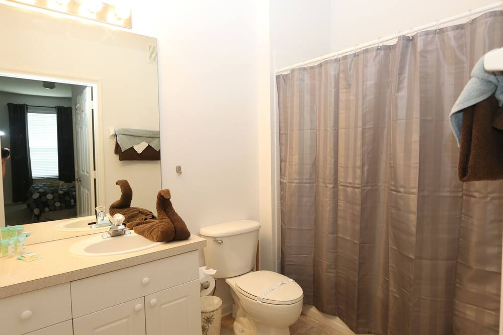 Photo of Bathroom in Windsor Palms