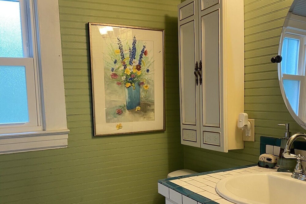 Photo of Bathroom in High Point