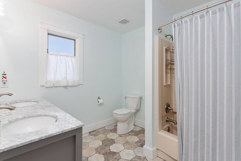 Photo of Bedroom in East Beach