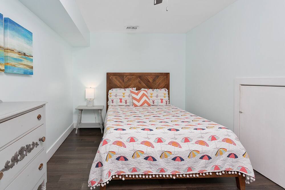 Photo of Bedroom in East Beach