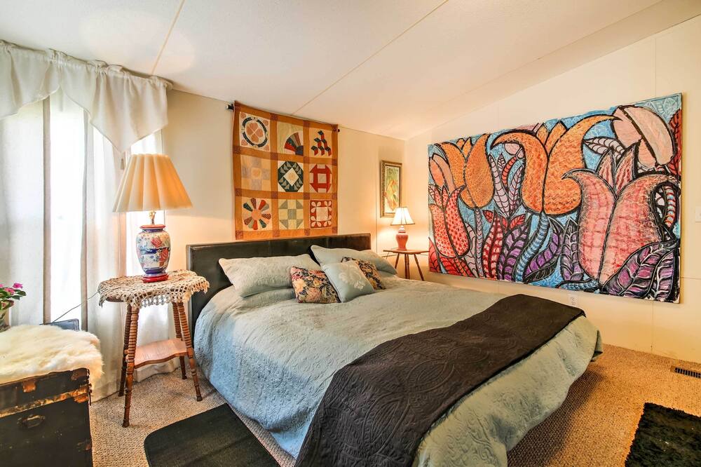 Photo of Bedroom in Robbinsville