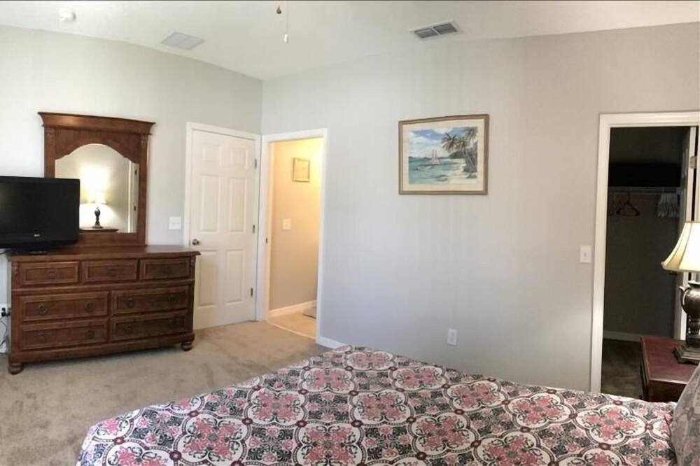 Photo of Bedroom in Sunset Ridge