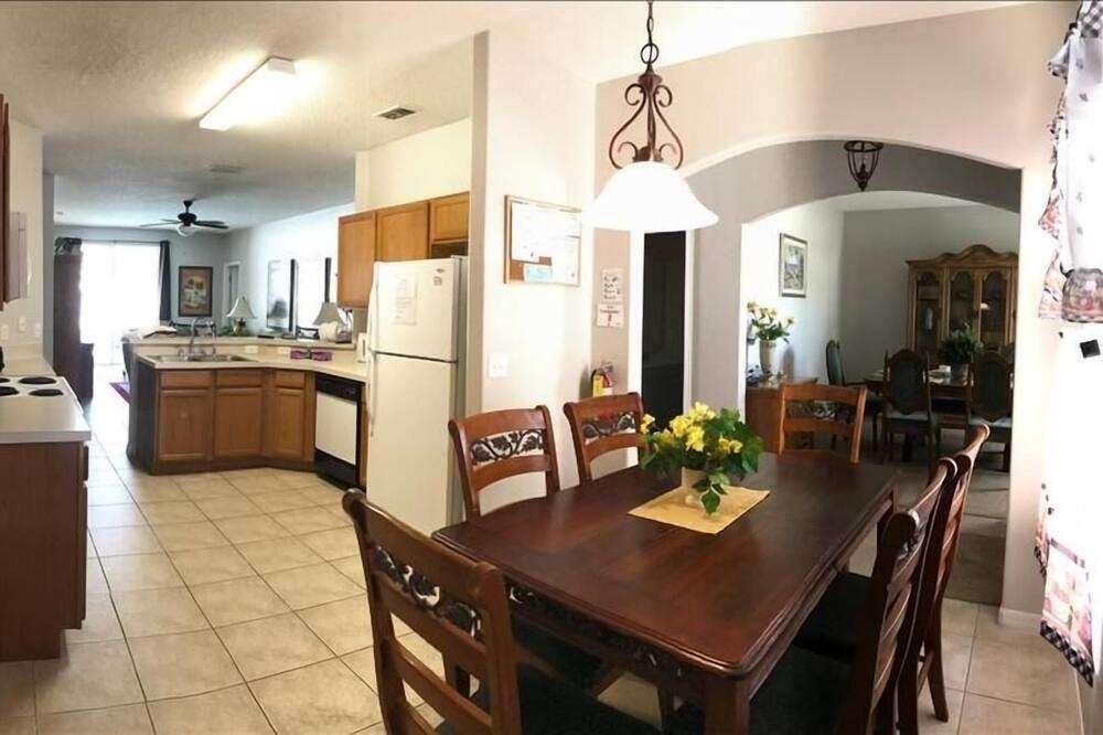 Photo of Kitchen in Sunset Ridge