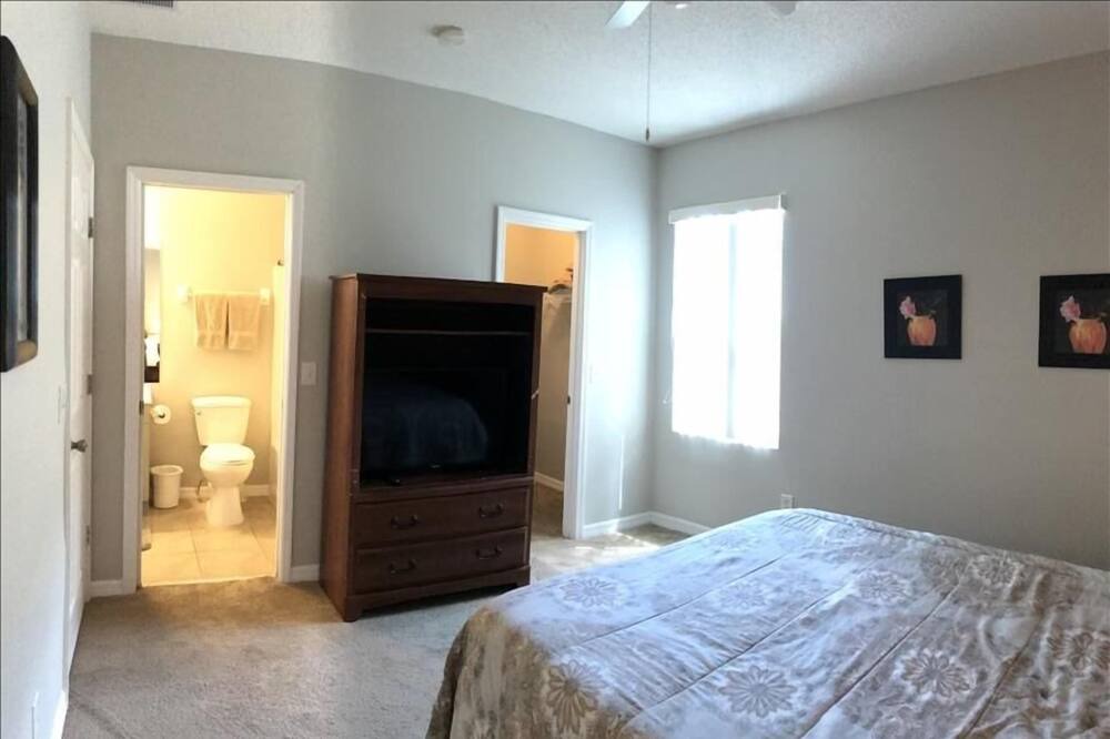 Photo of Bedroom in Sunset Ridge