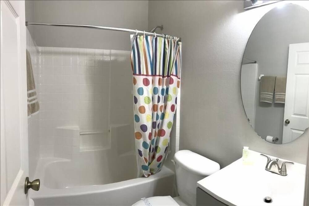 Photo of Bathroom in Sunset Ridge