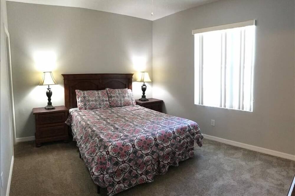 Photo of Bedroom in Sunset Ridge