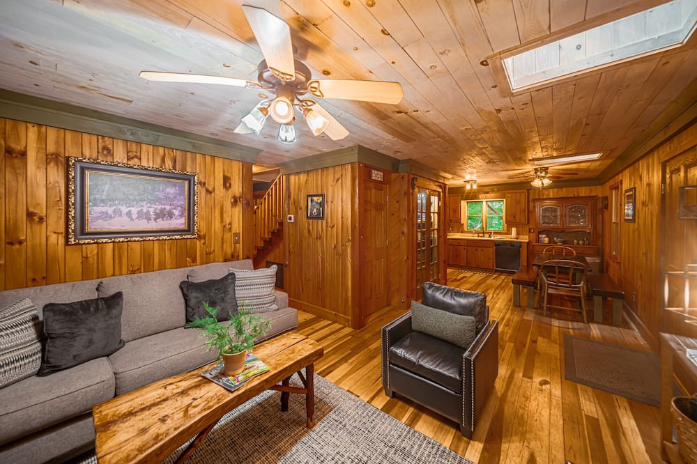 Photo of Livingroom in Zionville
