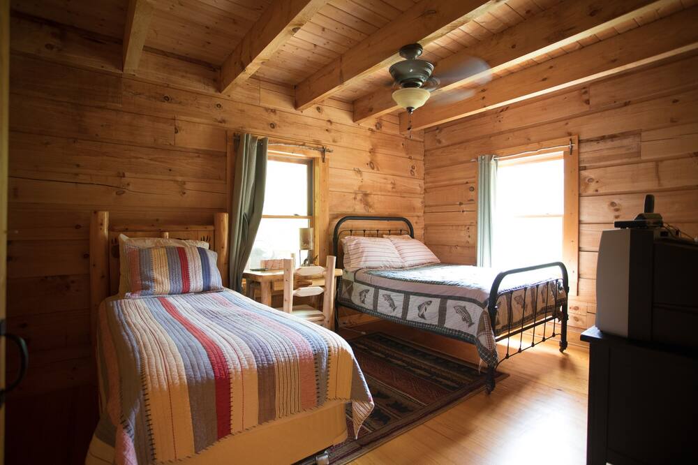 Photo of Bedroom in Mouth of Wilson