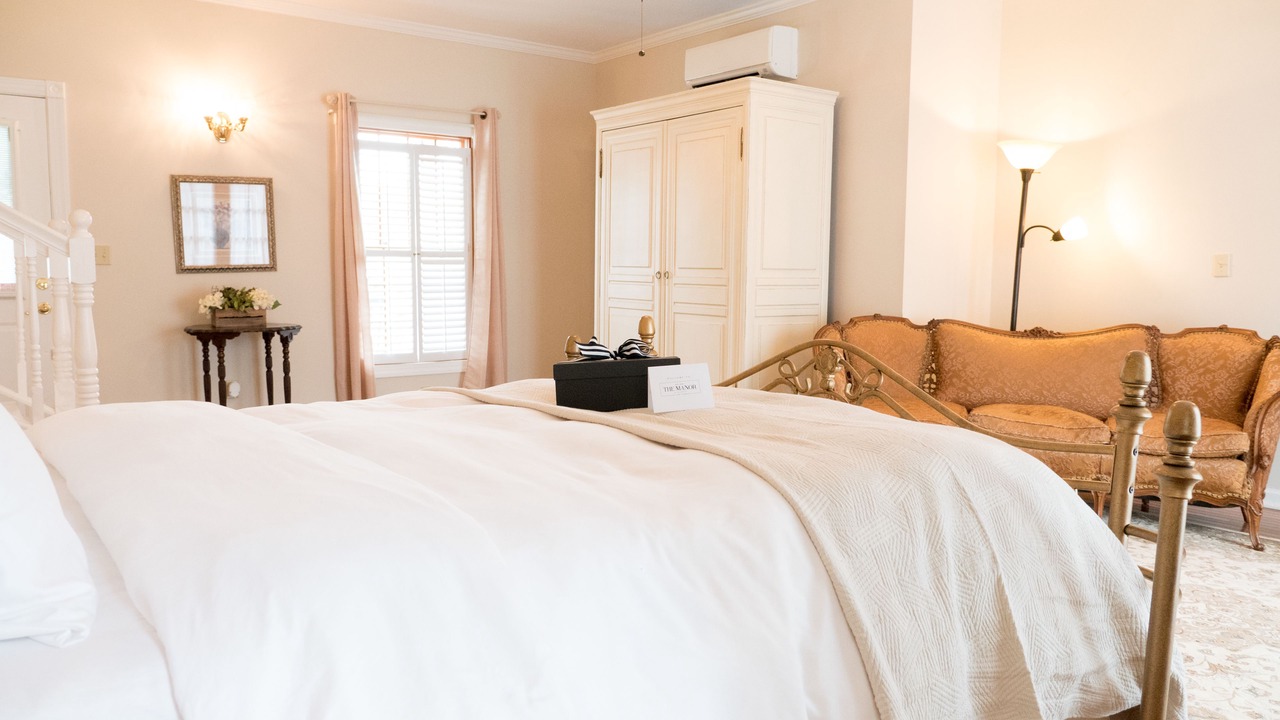 Photo of Bedroom in Round Hill