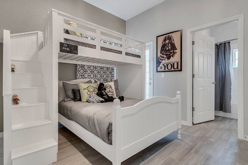 Photo of Bedroom in Bahama Bay