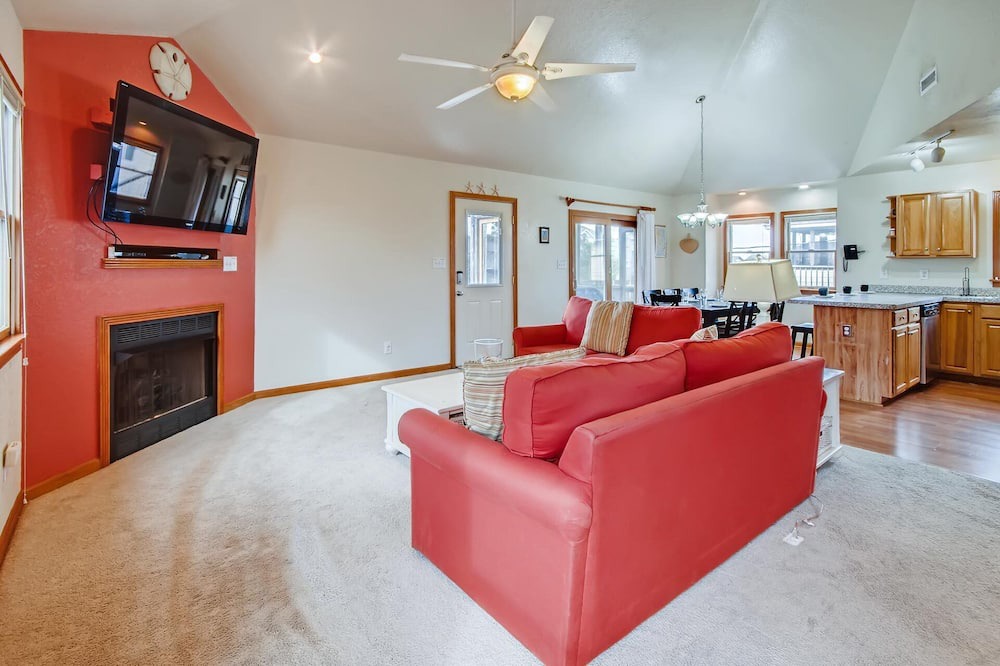 Photo of Bedroom in Waves