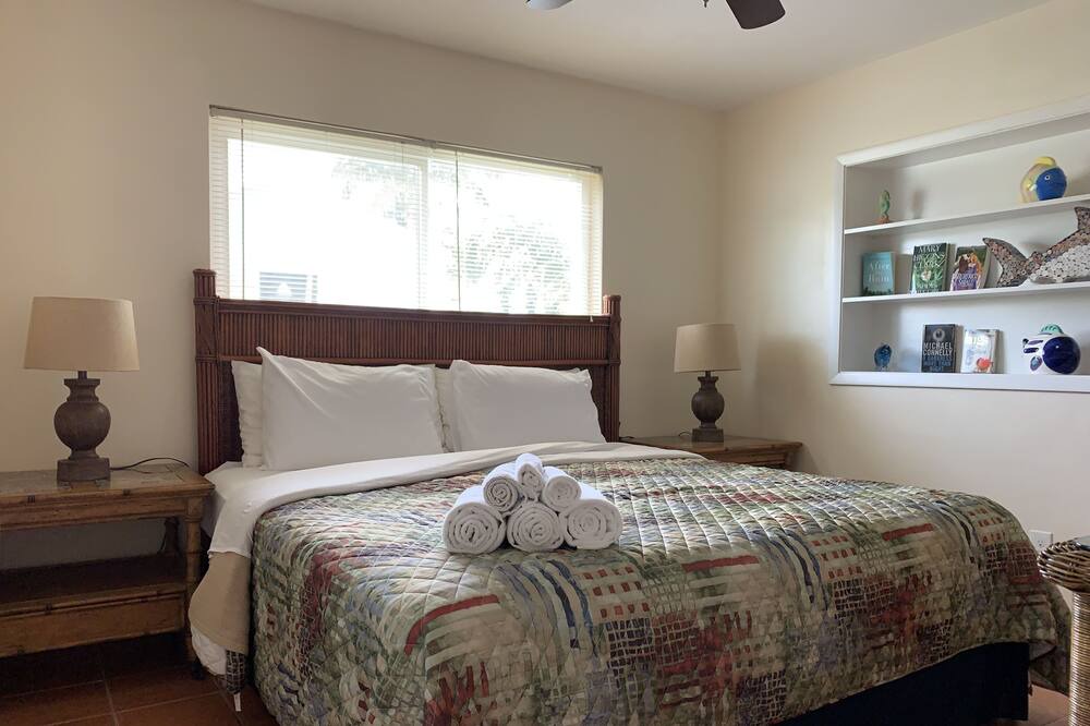 Photo of Bedroom in Yacht Club