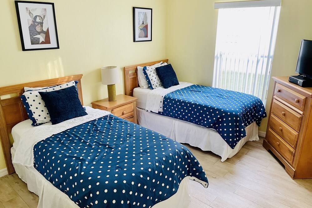 Photo of Bedroom in Woodridge