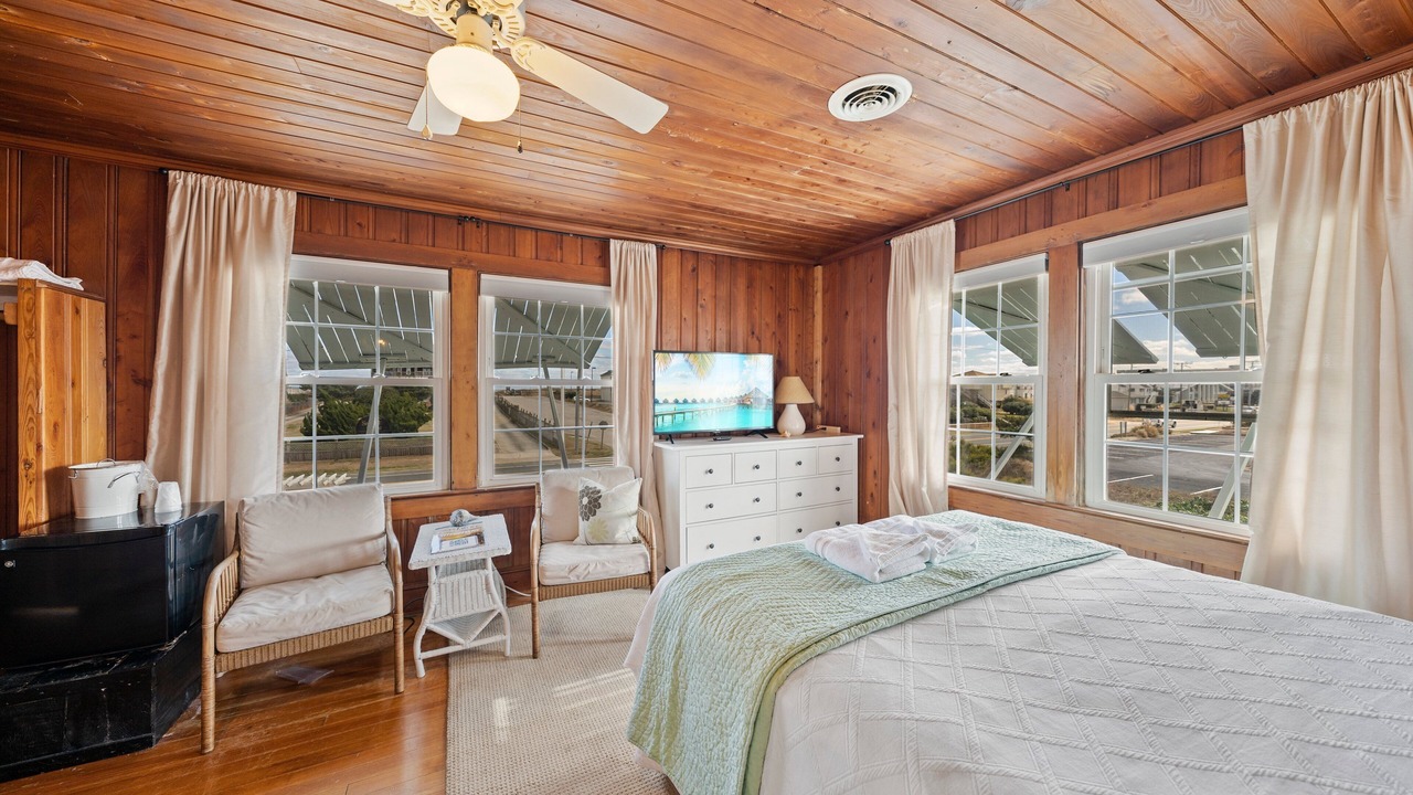 Photo of Bedroom in Kill Devil Hills