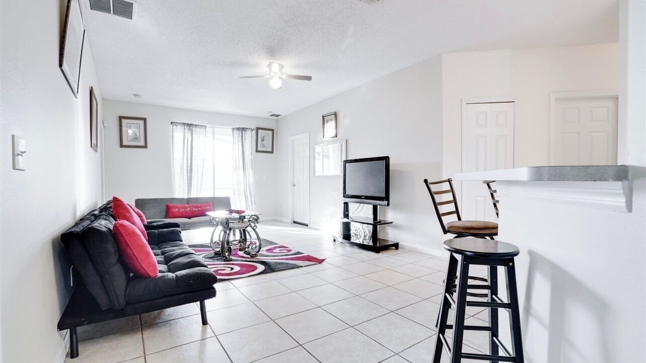 Photo of Livingroom in Sunset Ridge