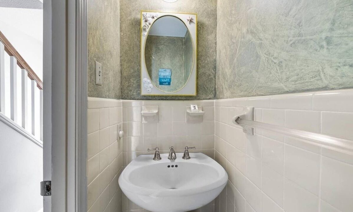 Photo of Bathroom in Pine Knoll Shores