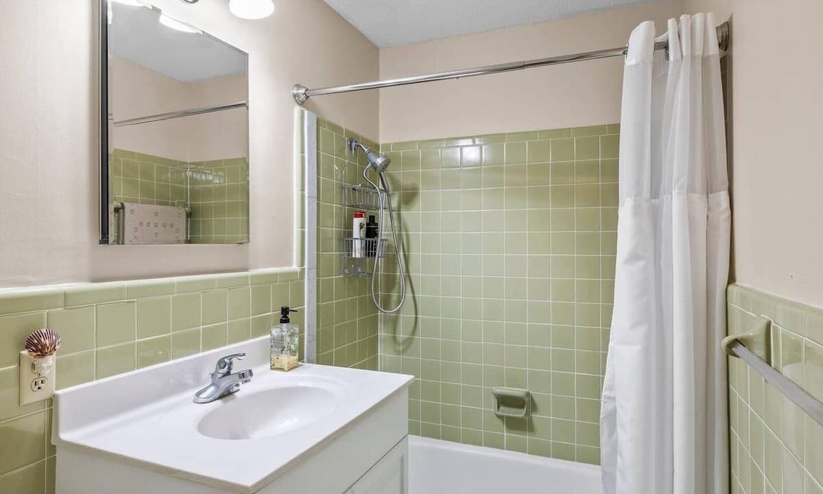 Photo of Bathroom in Pine Knoll Shores