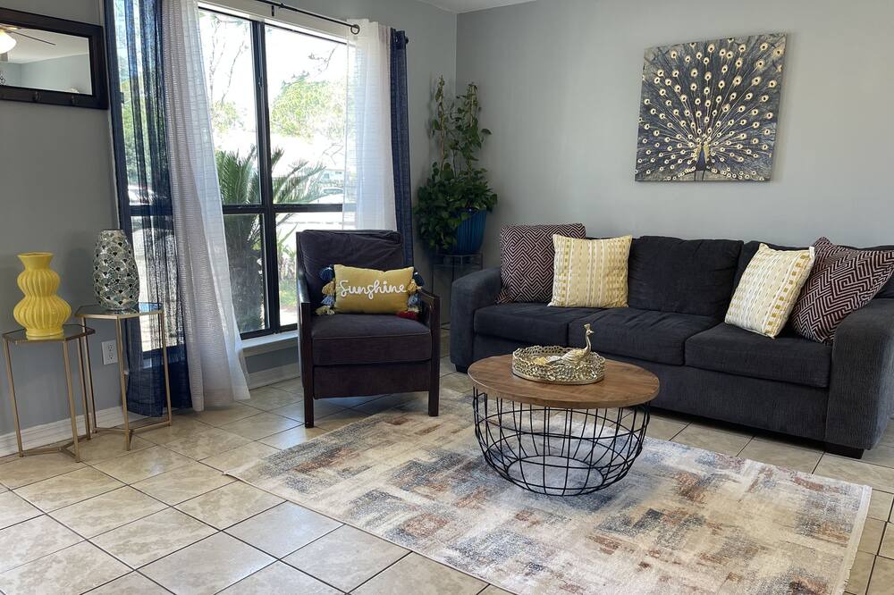Photo of Livingroom in Wright