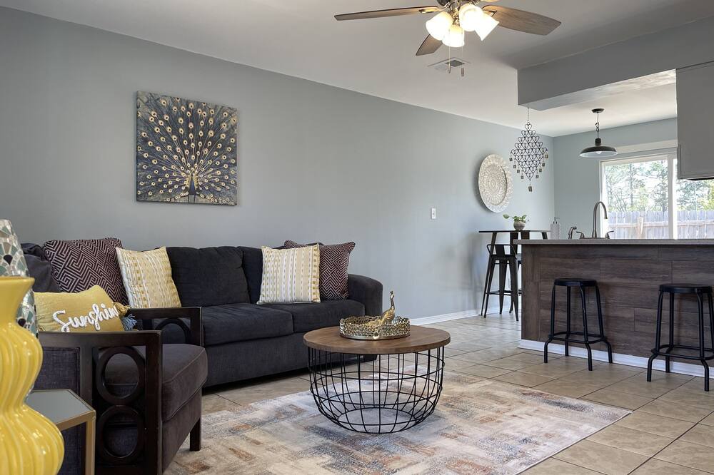 Photo of Livingroom in Wright