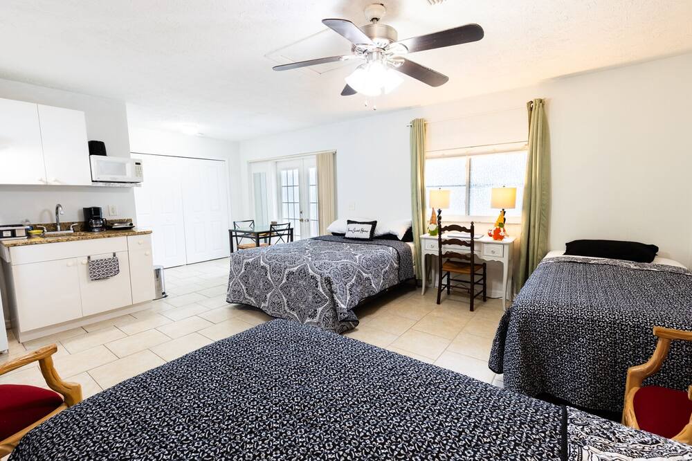Photo of Bedroom in Caloosahatchee