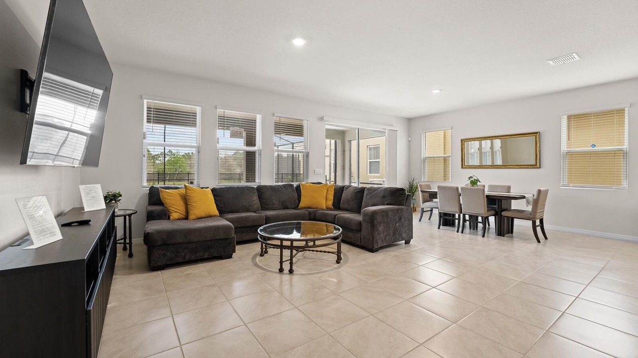 Photo of Livingroom in Sunridge Woods