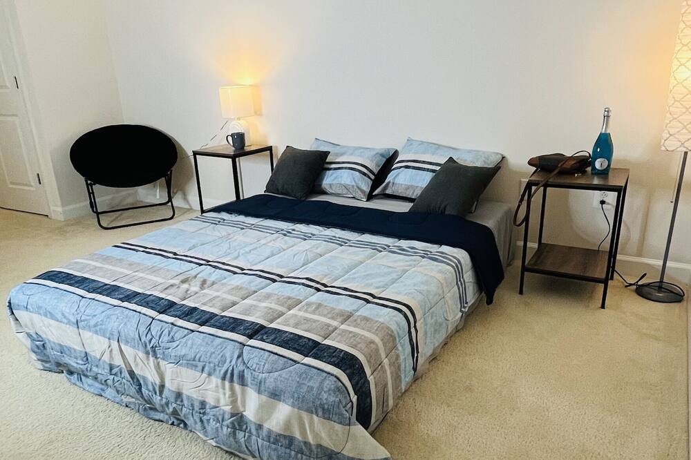 Photo of Bedroom in Oak Hill