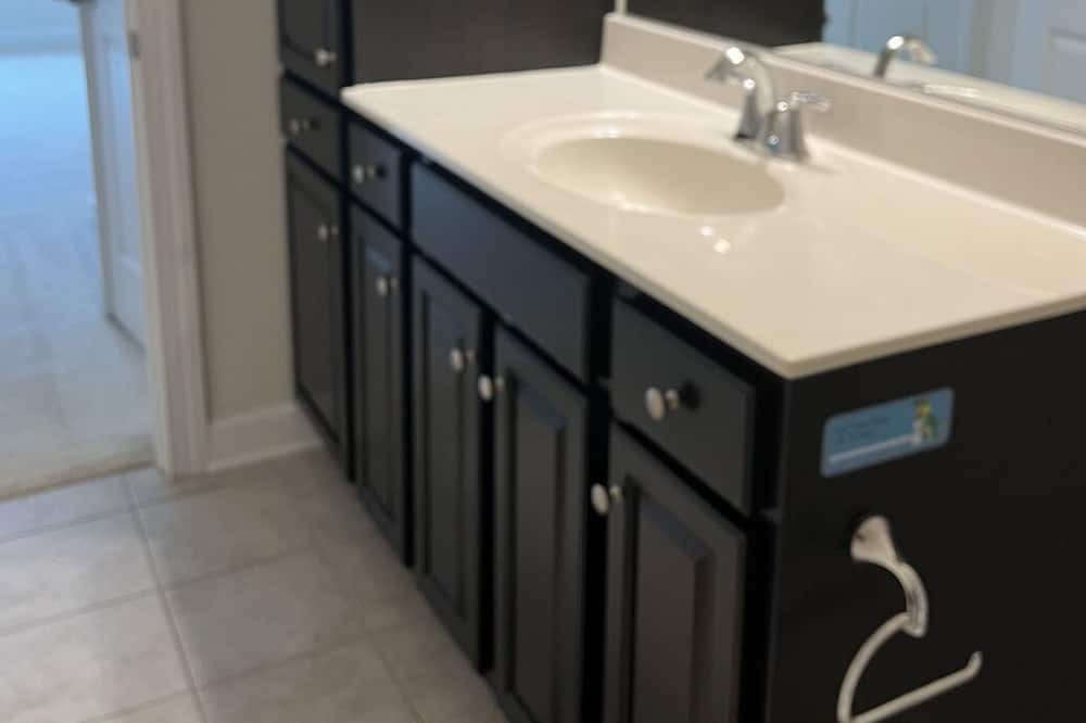 Photo of Bathroom in Oak Hill