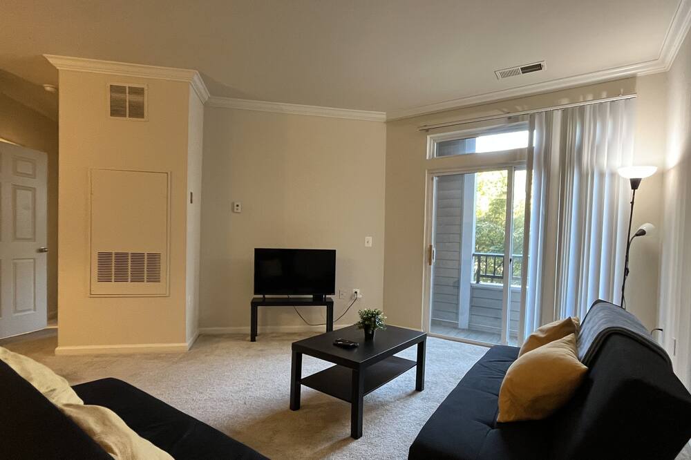 Photo of Livingroom in North Bethesda