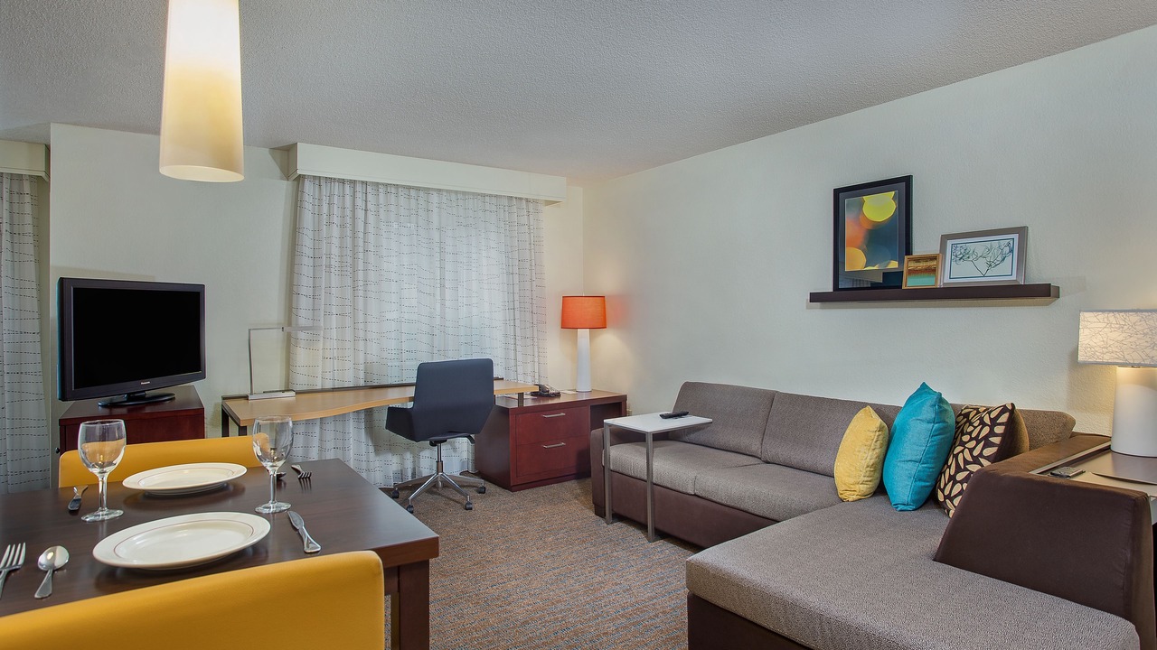 Photo of Livingroom in Ashley Oaks