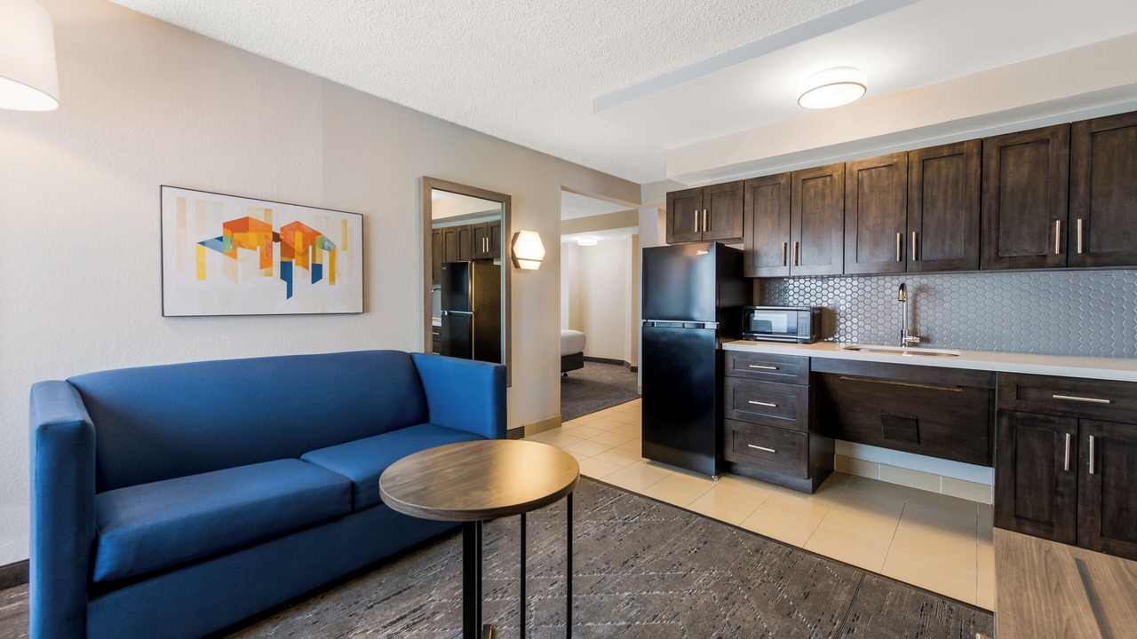Photo of Bedroom in Coliseum Central