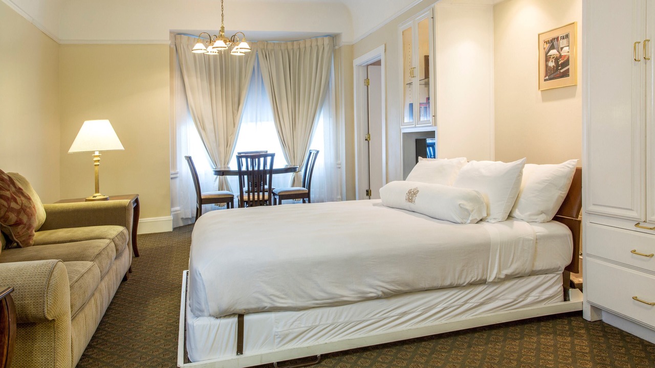 Photo of Bedroom in Theater District