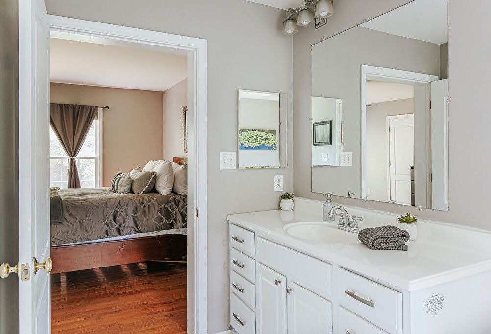 Photo of Bathroom in Linden