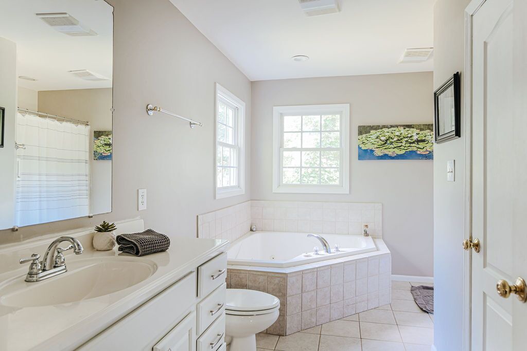Photo of Bathroom in Linden