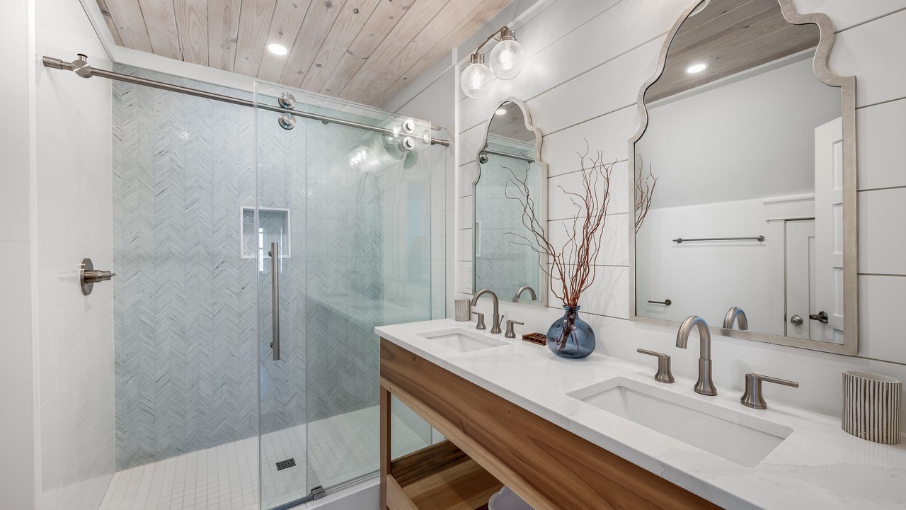 Photo of Bathroom in Holiday Isle