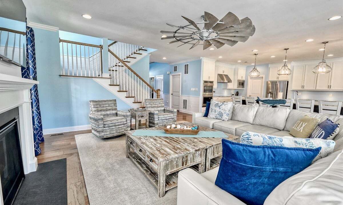 Photo of Livingroom in Bayside