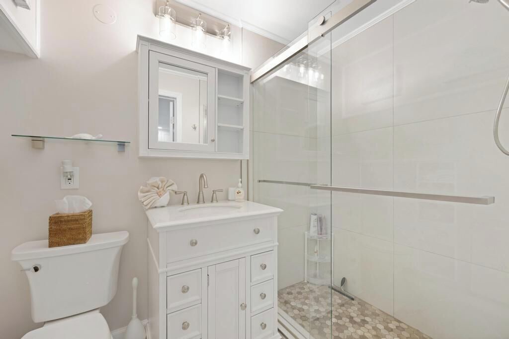 Photo of Bathroom in Truman Annex