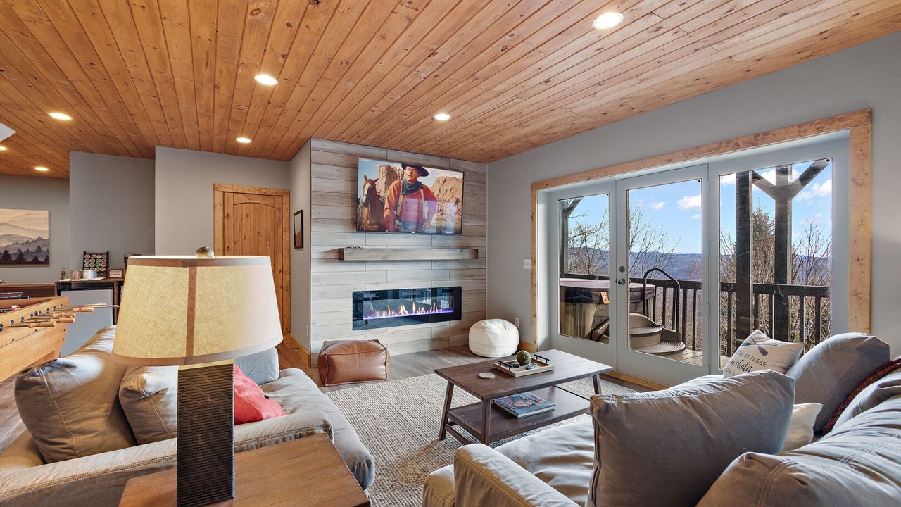 Photo of Livingroom in Seven Devils
