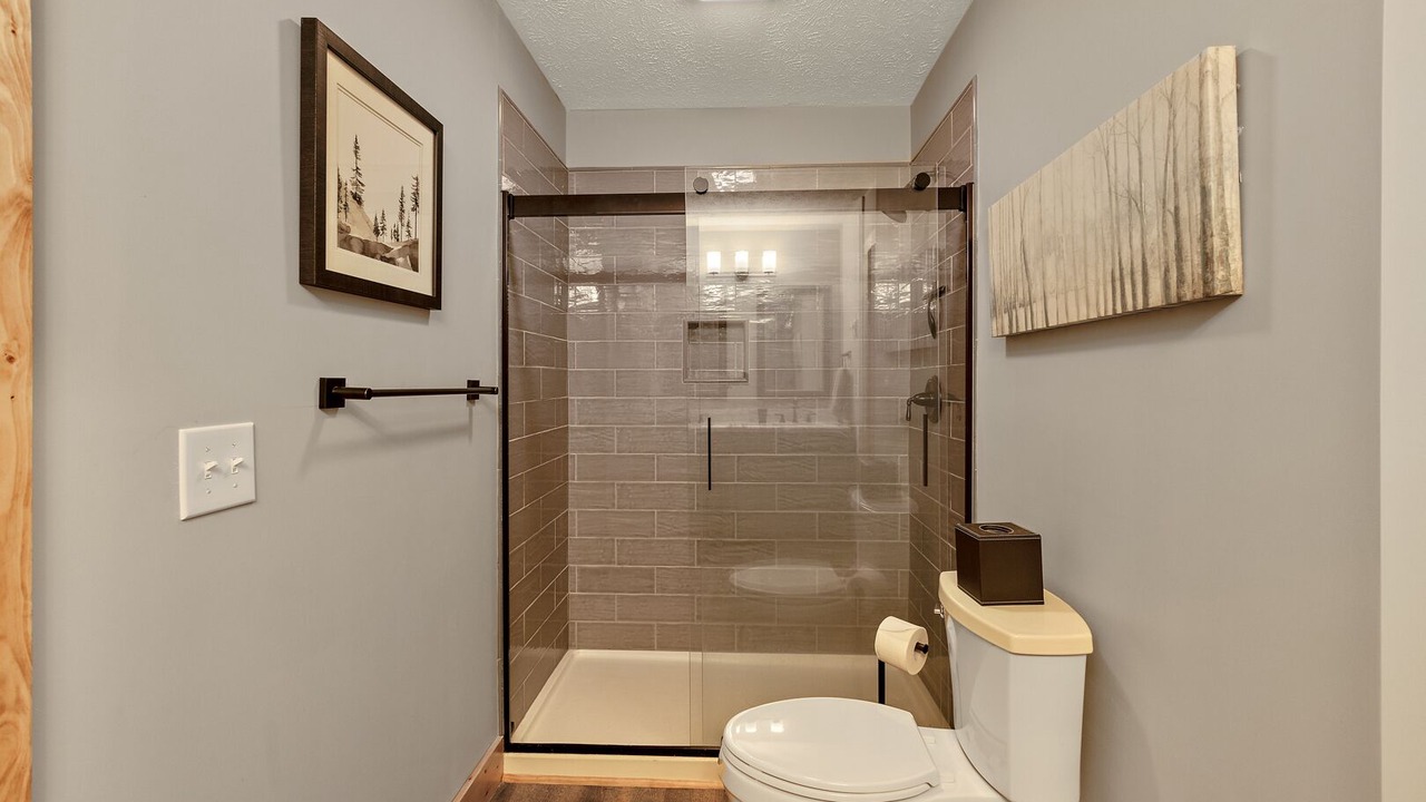 Photo of Bathroom in Seven Devils