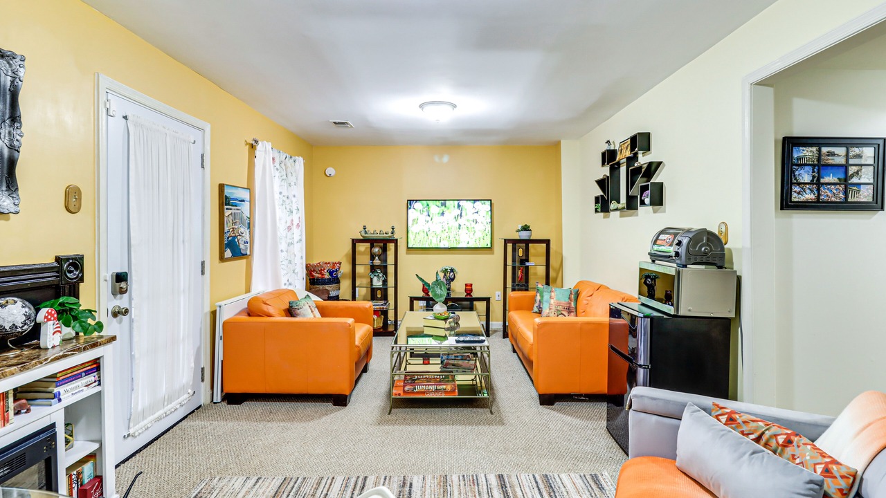 Photo of Livingroom in Centreville